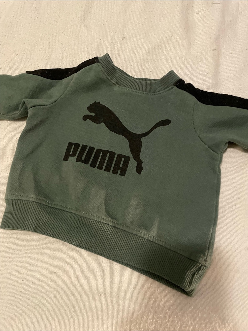 5/$20 Puma Kids Forest Green Crewneck Sweatshirt with Black Logo